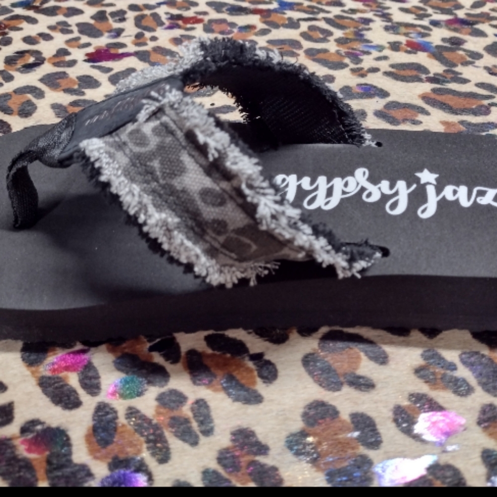 Grey Leopard Sandals - Picture 3 of 3